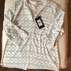 Woman’s blouse never worn